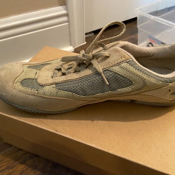 $5-      🛑💥Prediction sneakers size 11(MUST BE BUNDLED -3 OR MORE) - Picture 5 of 8